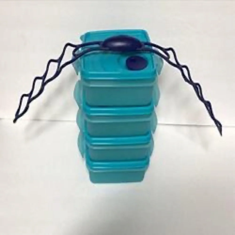 Tupperware Crystalwave “Goody Box” Vented with Cariolier Handle set of 4 NEW